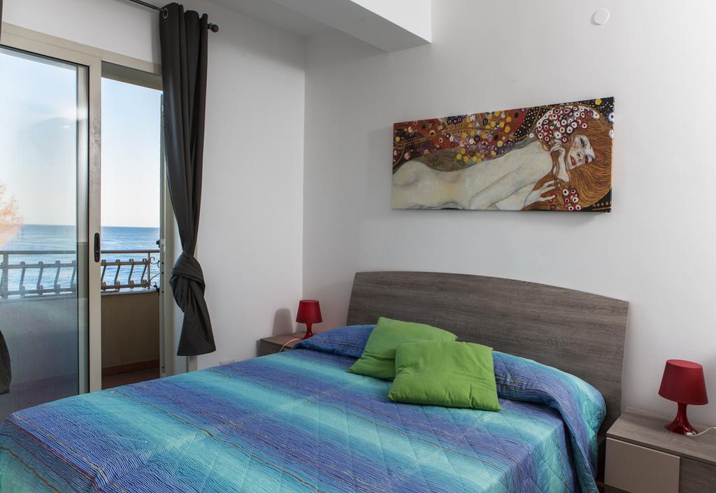 Semu A Mari B&B Santa Teresa Di Riva Zimmer foto