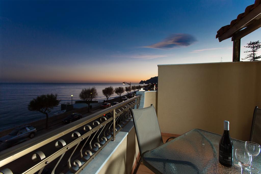 Semu A Mari B&B Santa Teresa Di Riva Zimmer foto